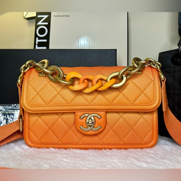 CHANEL Handbags - ❌SOLD!🔥CHANEL•Ombre Caviar Skin Quilted Bag Small